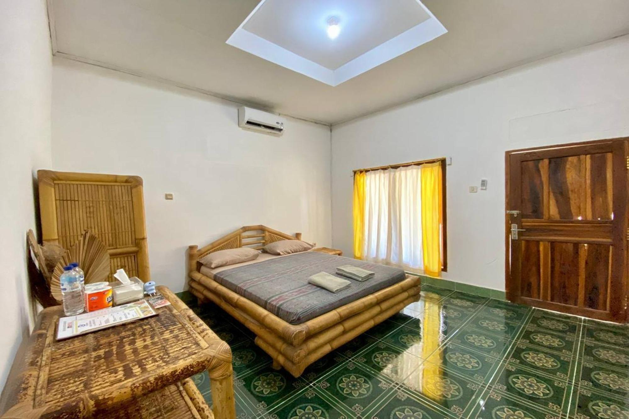 Duyung Rooms & Resto Gerupuk Bumbang Екстер'єр фото